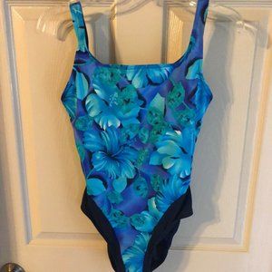 One Piece South Point ladies swimsuit. EUC.